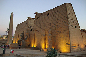 DÍA 04: EL CAIRO / LUXOR.