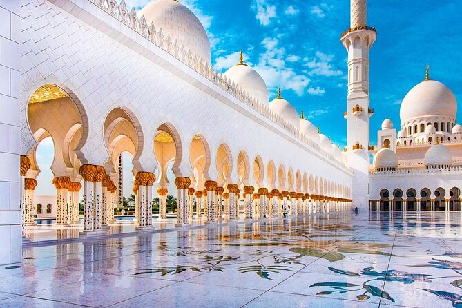 Día: 4- Dubai -Abu Dhabi- Tour por el Manhattan del Oriente Medio.